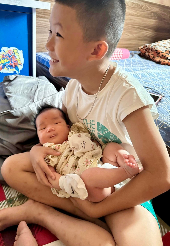 Vừa qua, anh cũng đã thông báo tin vui khi có cháu ngoại đầu tiên.