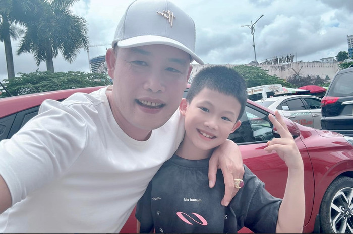 Hiện tại, Hiệp Gà sống cùng con trai nhỏ của mình.