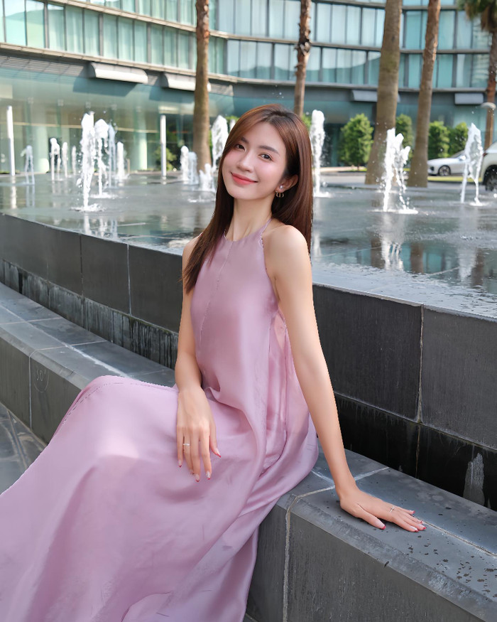 'Em gái' Huyền Lizzie đẹp rạng rỡ sau hơn nửa năm lên xe hoa.