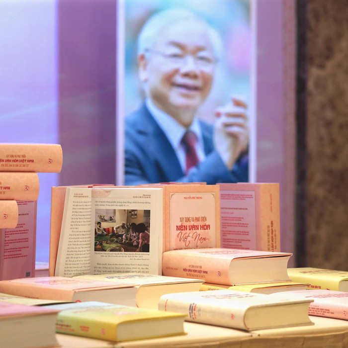 Hình ảnh các cuốn sách của Tổng Bí thư Nguyễn Phú Trọng tại Lễ ra mắt cuốn sách 'Xây dựng và phát triển nền văn hóa Việt Nam tiên tiến, đậm đà bản sắc dân tộc', ngày 21/6/2024 (Ảnh: Nam Nguyễn/Báo Tổ quốc). 