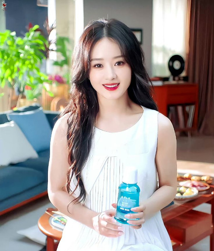 Triệu Lệ Dĩnh lão hóa ngược dù đã U40, tất cả là nhờ người này Ảnh 1