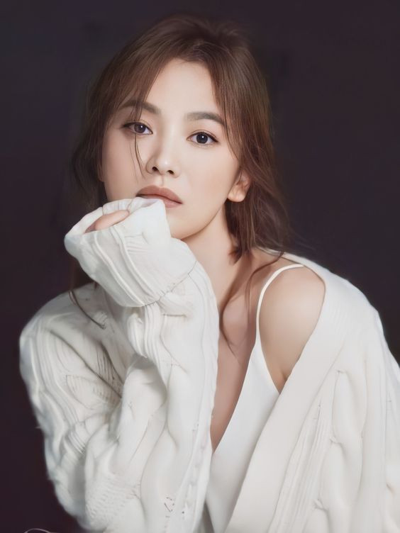 Nam thần được 'đẩy thuyền' với Song Hye Kyo: Nhan sắc có thể lu mờ nhưng tài năng vô hạn Ảnh 1