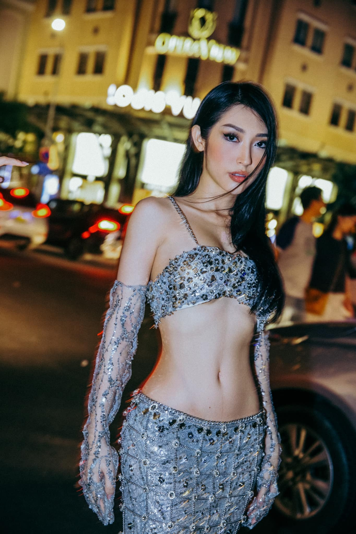 Sau khi chia tay Ngô Kiến Huy, Khổng Tú Quỳnh hạn chế nhắc đến chuyện đời tư.