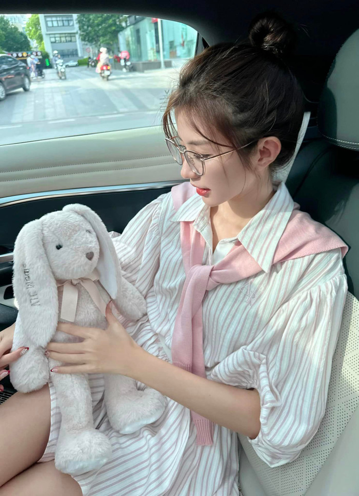 Nhan sắc chuẩn mỹ nhân Hà thành của 'bạn gái' kém 11 tuổi của Doãn Quốc Đam Ảnh 3