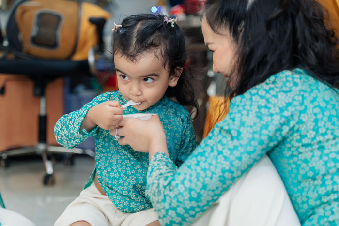 Võ Hạ Trâm từng đích thân nấu đồ ăn chay để gửi vào trường mẫu giáo cho con gái khi bé Moon đi học. Ảnh: FBNV