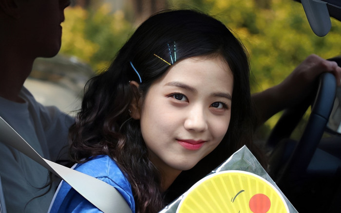 Jisoo BLACKPINK đẹp tựa nữ thần khi sánh đôi 'bạn trai' lớn hơn 8 tuổi Ảnh 2