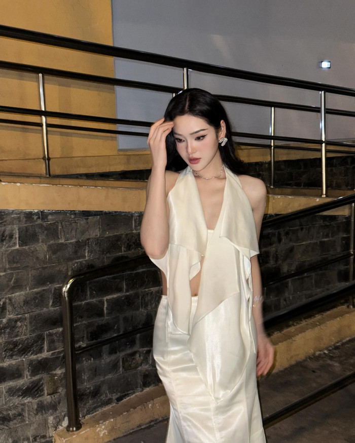 Cù Thị Trà đang là một trong những diễn viên nữ thế hệ 9x đang gây chú ý nhờ vai nữ chính trong bộ phim 'Những nẻo đường gần xa' đang chiếu. 