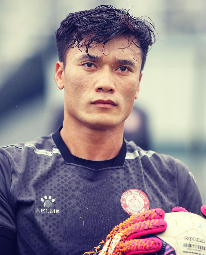 Thủ môn Bùi Tiến Dũng cần nhận được sự cảm thông nếu mắc sai sót. Ảnh: FB Bùi Tiến Dũng