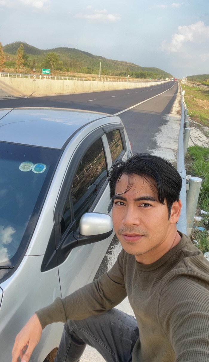 Ở tuổi 39, Thanh Bình có cuộc sống giản dị, kín tiếng, cùng Ngọc Lan chăm sóc con chung.