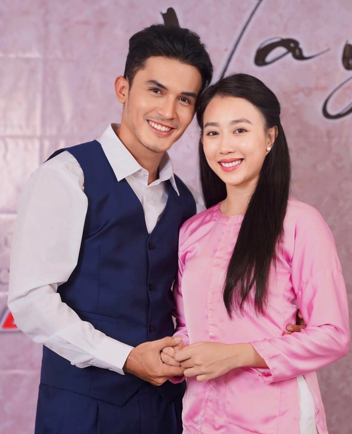 Tạo hình xinh đẹp, đài các của tình cũ Tiến Linh.