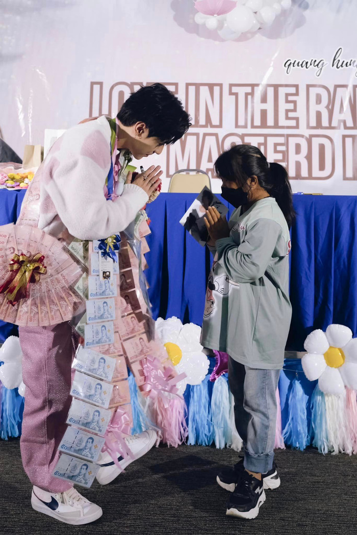 Nam ca sĩ Việt từng suýt bị chủ nhà đuổi vì không có tiền, nay nổi tiếng ra tận nước ngoài Ảnh 5