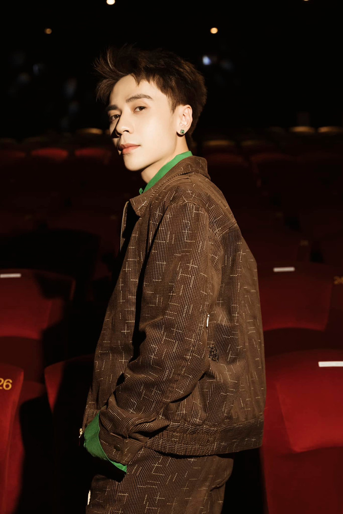 Nam ca sĩ Việt từng suýt bị chủ nhà đuổi vì không có tiền, nay nổi tiếng ra tận nước ngoài Ảnh 2