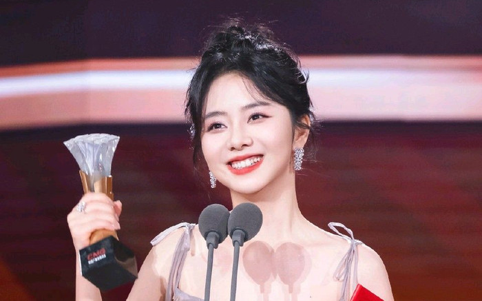 Đàm Tùng Vận sở hữu khối tài sản kếch xù sau nhiều năm nổi tiếng Ảnh 2