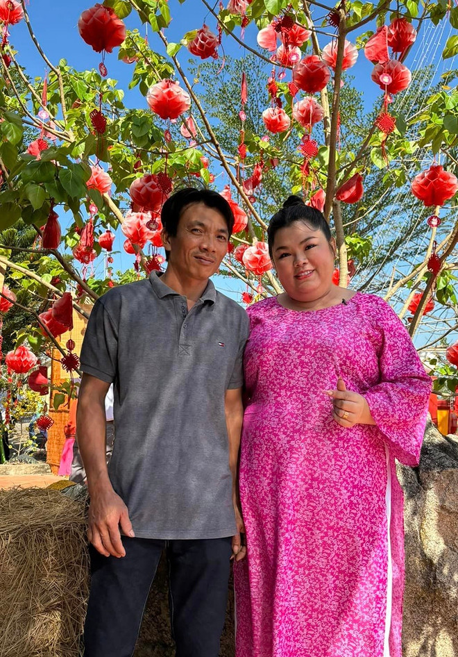 Hiện tại, cả hai vợ chồng tin tưởng nhau, yêu thương và hết lòng vun vén tổ ấm. 