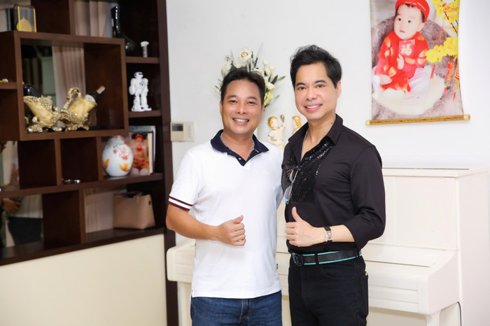 Ngọc Sơn và em trai rất thân thiết. Có giai đoạn, nam danh ca dẫn dắt Ngọc Hải vào con đường ca hát chuyên nghiệp.