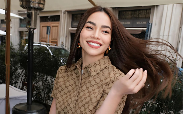Mẹ Hồ Ngọc Hà chuẩn quý bà khi diện váy bó sát Ảnh 2