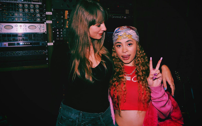 Nữ rapper trẻ bật khóc khi được Taylor Swift ngỏ lời mời hợp tác Ảnh 2