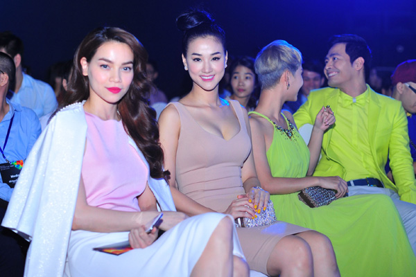 Trước đó, cô từng vướng phải tin đồn yêu chung một đại gia họ Chu với Hồ Ngọc Hà. Điều này khiến cả hai liên tục bị nghi ngờ 'bằng mặt không bằng lòng'. 