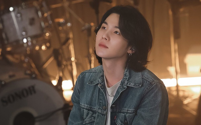 Album của Suga (BTS) lọt top bán chạy nhất tại Mỹ, thứ hạng gây bất ngờ Ảnh 2