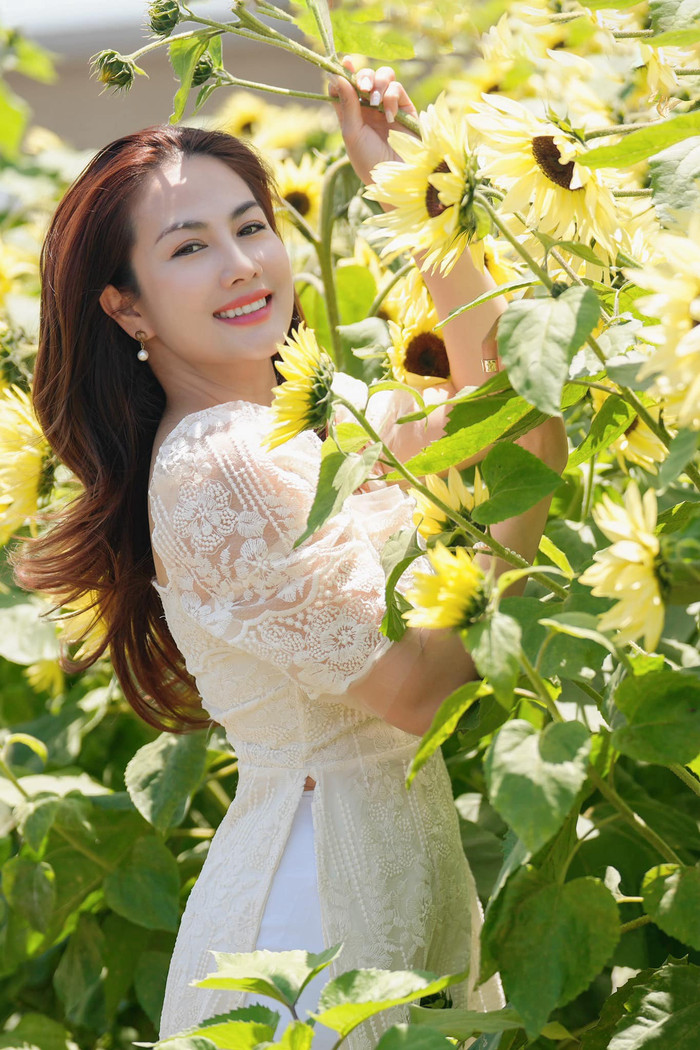 Phương Ngân được nhiều người nhận xét trẻ trung ở tuổi U40.&nbsp;