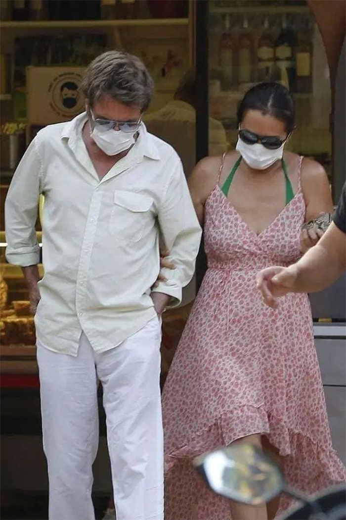 Có thời điểm, nhan sắc lẫn vóc dáng 'xuống cấp' của Củng Lợi khiến dân tình ngỡ ngàng.