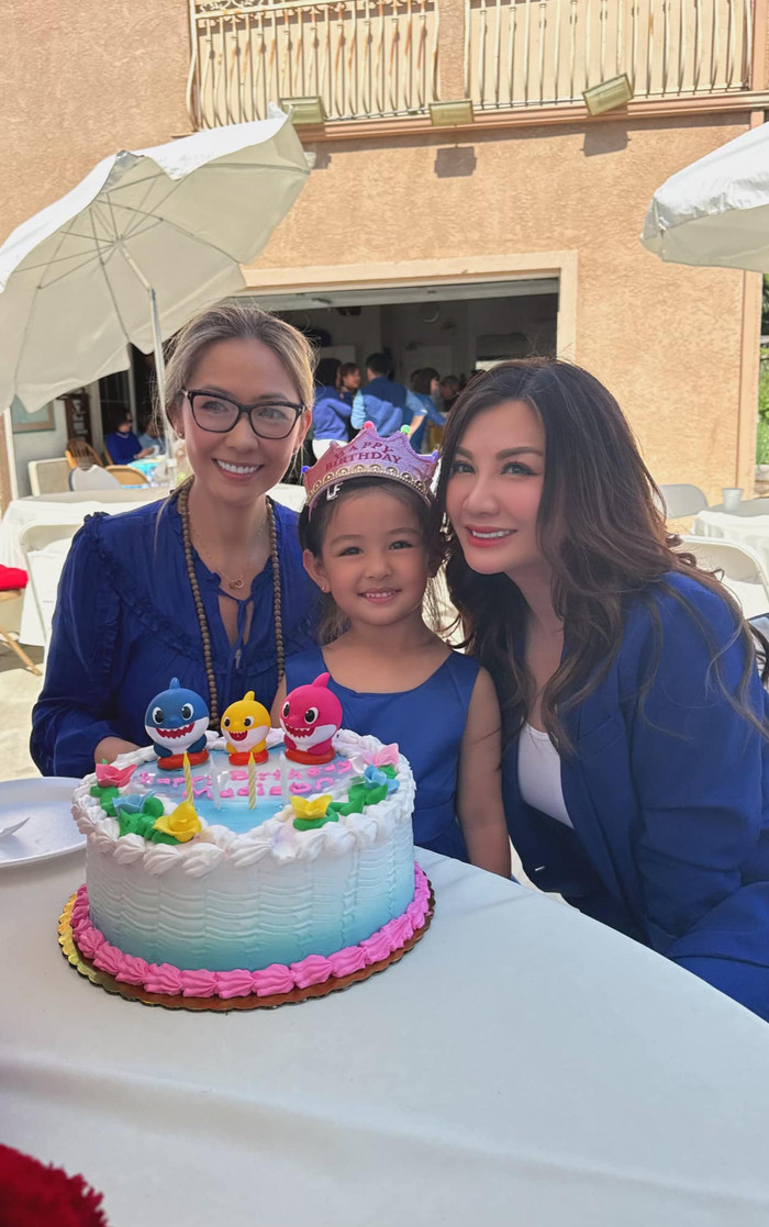 Trizzie Phương Trinh là người đứng ra phụ giúp Bình Phương lo liệu tang sự cho chồng.