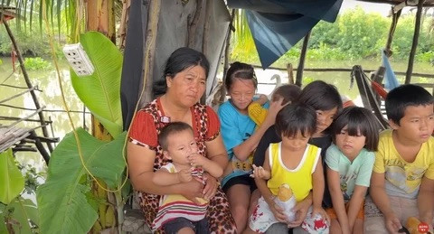 Sinh 9 con, người mẹ ở Long An không nhớ hết tên Ảnh 2