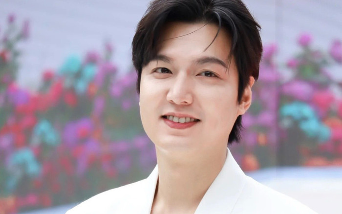 Lee Min Ho xuất hiện với diện mạo khác lạ, để lộ nếp nhăn, bọng mắt thấy rõ Ảnh 2