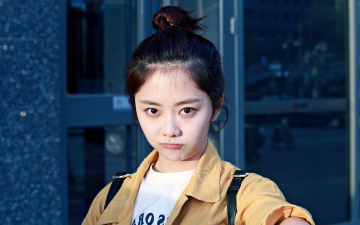 Đàm Tùng Vận 'hiện hình' qua ảnh chụp lén, sắc vóc tuổi 34 khiến dân tình ngã ngửa Ảnh 2