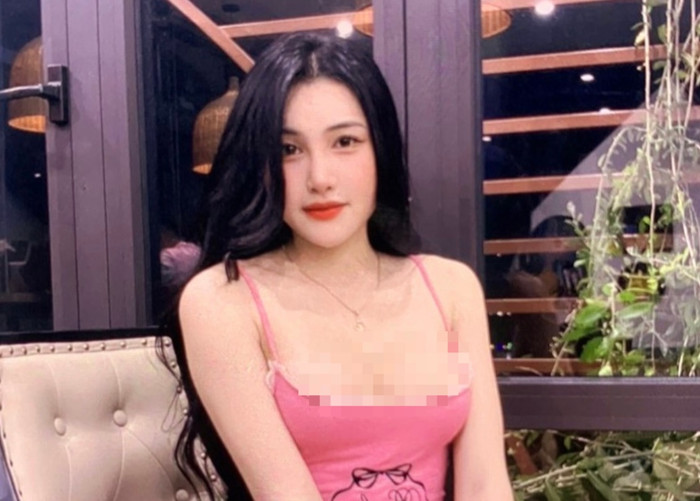 Lê Thị Kim Hoa là một hotgirl nổi tiếng.