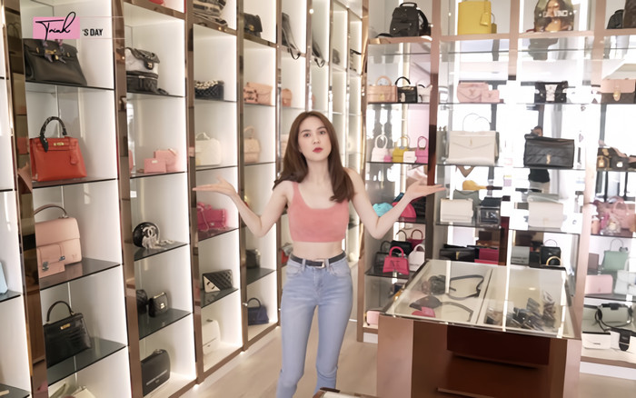 Ngọc Trinh phân loại rõ từng món đồ hiệu trong căn phòng lớn. Ảnh: FBNV