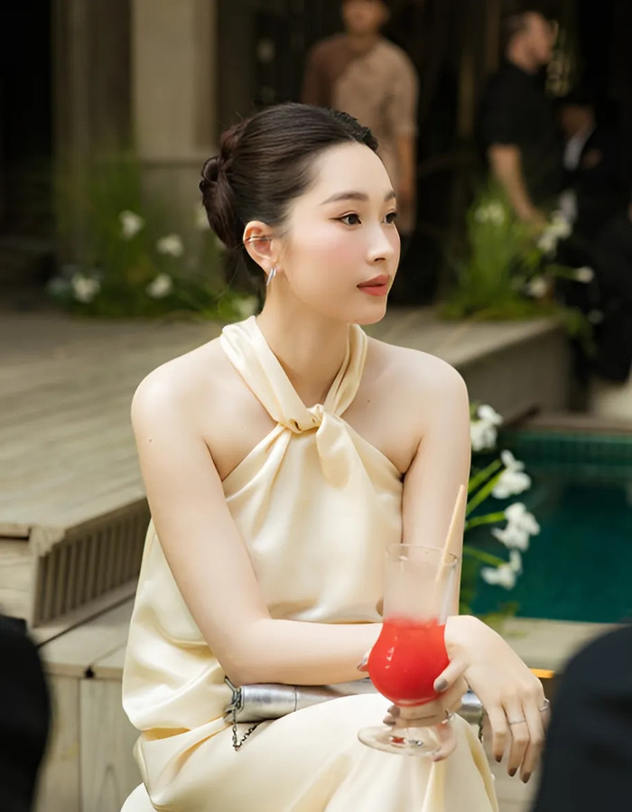 Hoa hậu Đặng Thu Thảo ở ẩn kể từ lần xuất hiện tại đám cưới Cao Thiên Trang.