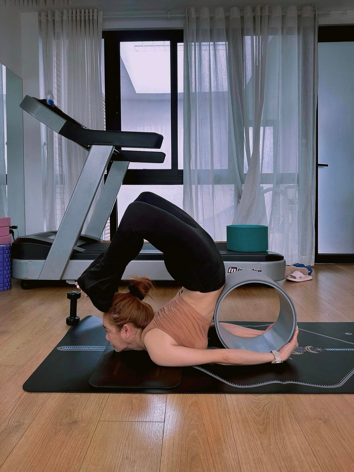 Vợ nam danh hài Vbiz 3 năm không ăn cơm, sinh 2 con vóc dáng vẫn như gái 18 Ảnh 3