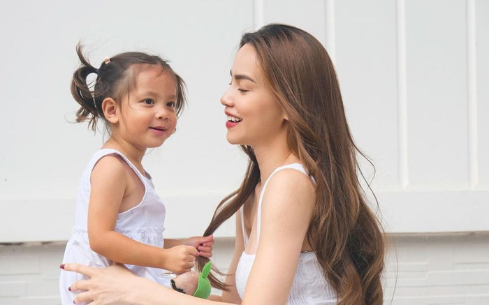 Con gái Lisa ngày càng xinh đẹp giống Hồ Ngọc Hà Ảnh 2