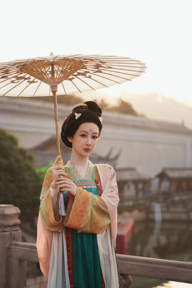 nàng tiểu hoa gây sốt trong bộ ảnh cổ trang mới