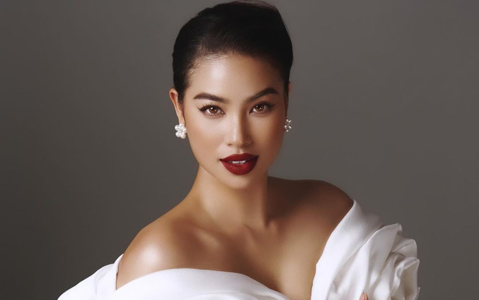 Đẹp khen - Xấu chê: Phạm Hương quyến rũ trong tạo hình 'beauty queen' Ảnh 2