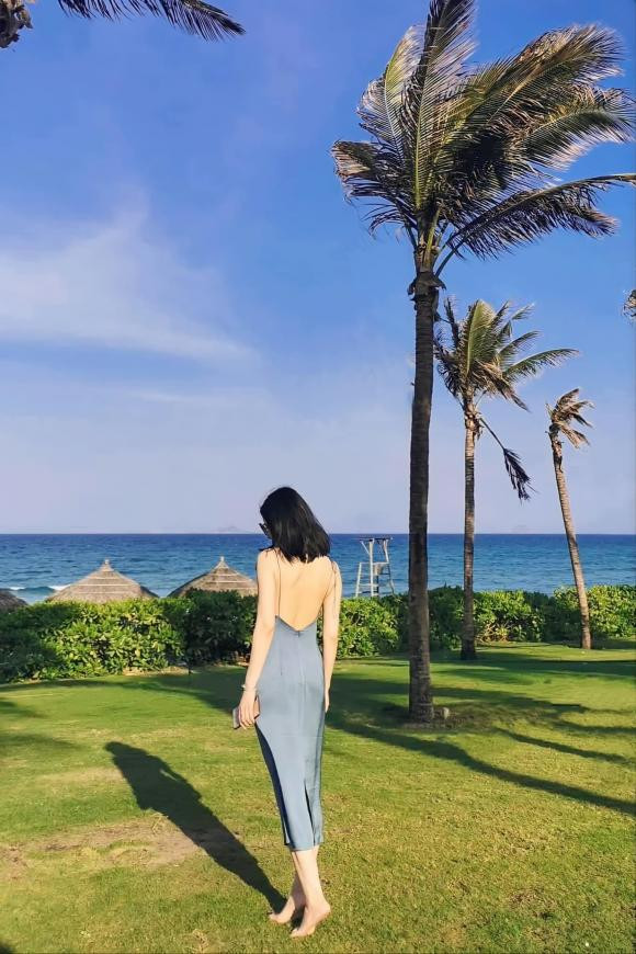 Dáng vẻ gợi cảm của bà xã MC Tuấn Tú