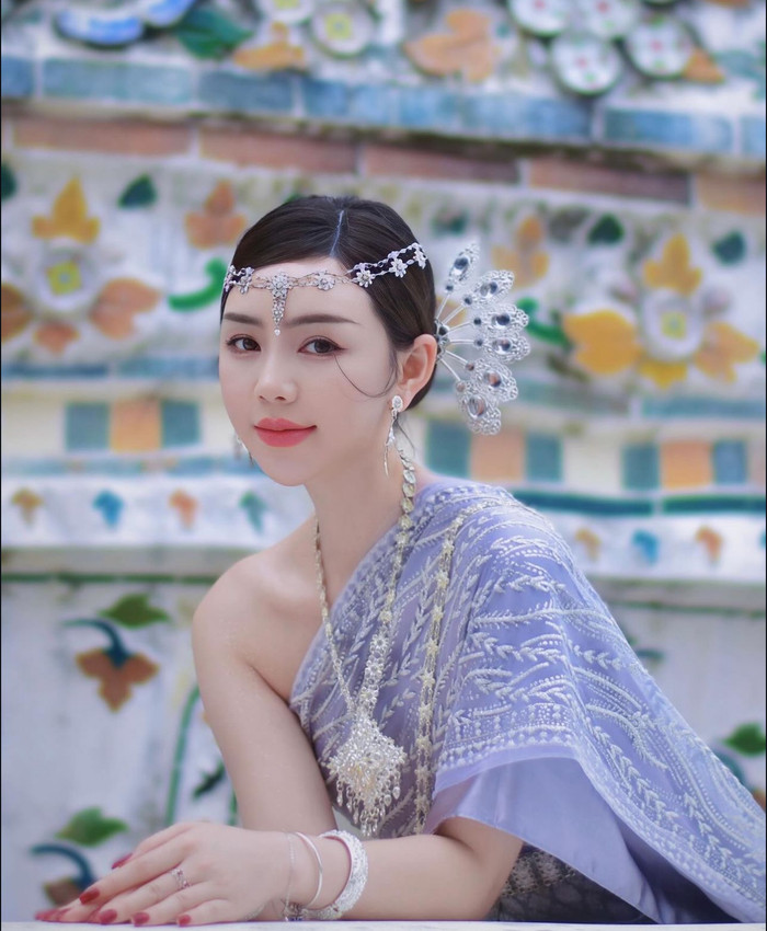 Quỳnh Kool gây sốt với loạt ảnh cô dâu Thái Lan ở tuổi 29 Ảnh 1