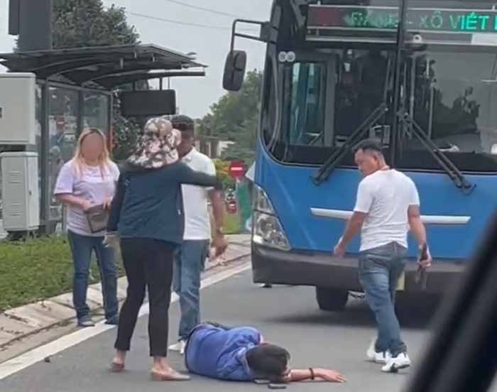 Vụ việc được người đi đường ghi lại