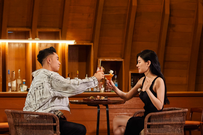 Nam DJ có buổi hẹn hò lãng mạn, ăn ý với Lee Rayeon.