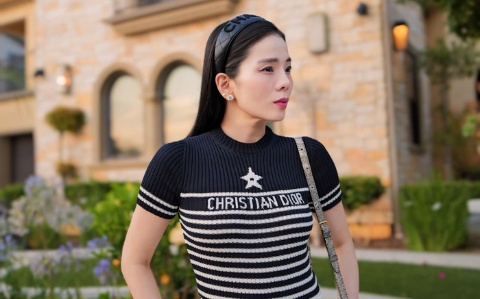 Lệ Quyên đổi cách phối một chiếc áo hiệu Ảnh 2