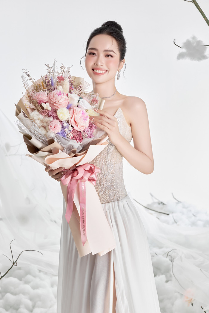 Nhìn lại hành trình một năm vừa qua, nàng Hoa khôi nhận định “Mọi việc xảy ra đều có lý do của nó”. Cô đã có quãng thời gian quý báu để chiêm nghiệm, tập trung học hỏi và phát triển bản thân.  