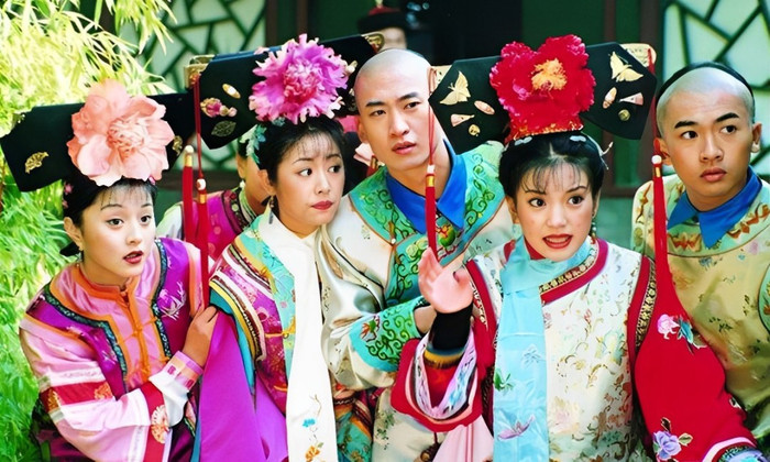 Hoàn Châu Cách Cách là bộ phim huyền thoại được chuyển thể từ tiểu thuyết của Quỳnh Dao.