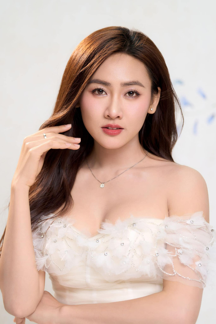 Trúc Mây bùng nổ nhan sắc trong bộ ảnh mới.