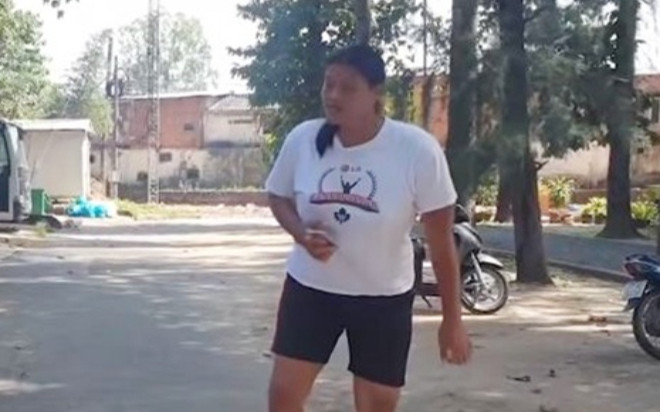 Cô gái sở hữu chiều cao 'siêu khủng' 2m03 với giọng nói đặc biệt Ảnh 2