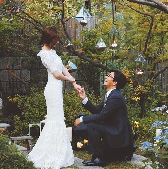 Bae Yong Joon kết hôn sau 100 ngày tìm hiểu nữ diễn viên Park Soo jin. 