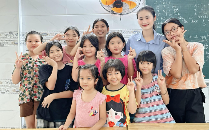 Ý Nhi rạng rỡ trong chuyến thiện trước khi rời Việt Nam lần 2 Ảnh 2