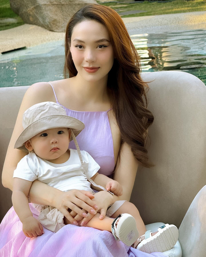 Minh Hằng đích thực là bà mẹ cuồng con.
