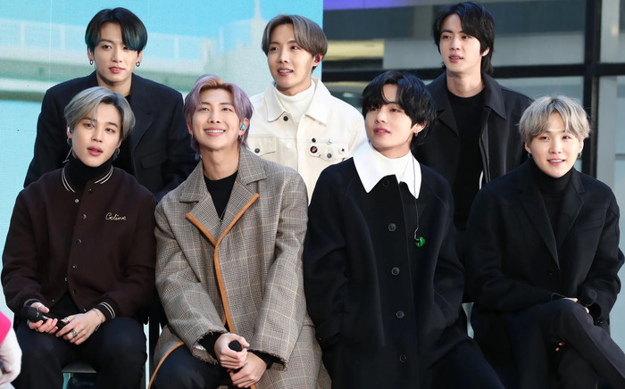 Vượt mặt BLACKPINK, BTS làm nên lịch sử cho nghệ sĩ châu Á Ảnh 2