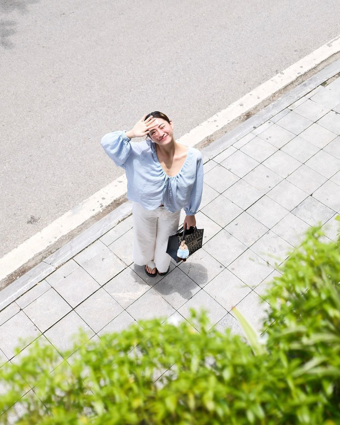 Năm 2022, Lương Thùy Linh có cơ hội cộng tác tại khoa Quản trị kinh doanh trực thuộc trường đại học Đại Nam. Cùng năm, người đẹp sinh năm 2000 được hội đồng tin tưởng giao trọng trách thành viên ban giám khảo cuộc thi Miss World Vietnam. Bước sang năm 2023, nàng hậu mở ra trang mới khi tham gia diễn xuất điện ảnh cùng dàn sao tên tuổi như Miu Lê, Lãnh Thanh, Phương Anh Đào,…